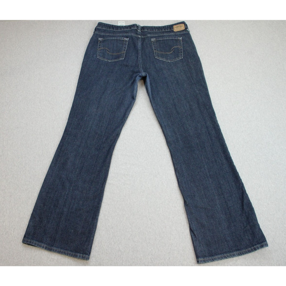 Levi Jeans Womens 16 Blue Strauss Signature Bootcut Leg Stretch - Picture 2 of 8